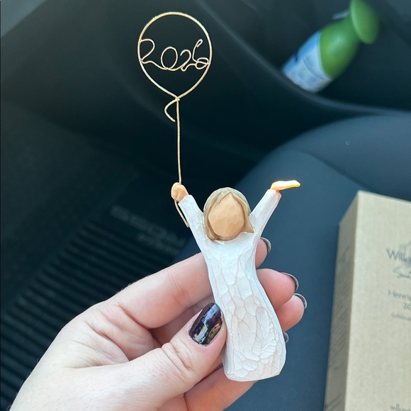 Willow Tree Other - 🆕🎈”Here’s to You 2026” Willow Tree Decorative Figurine with Balloon 🎈